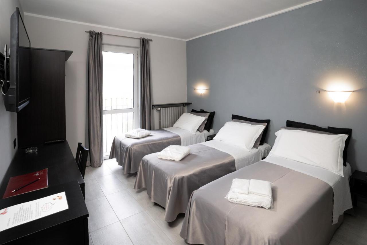 אורבסאנו J Hotel מראה חיצוני תמונה