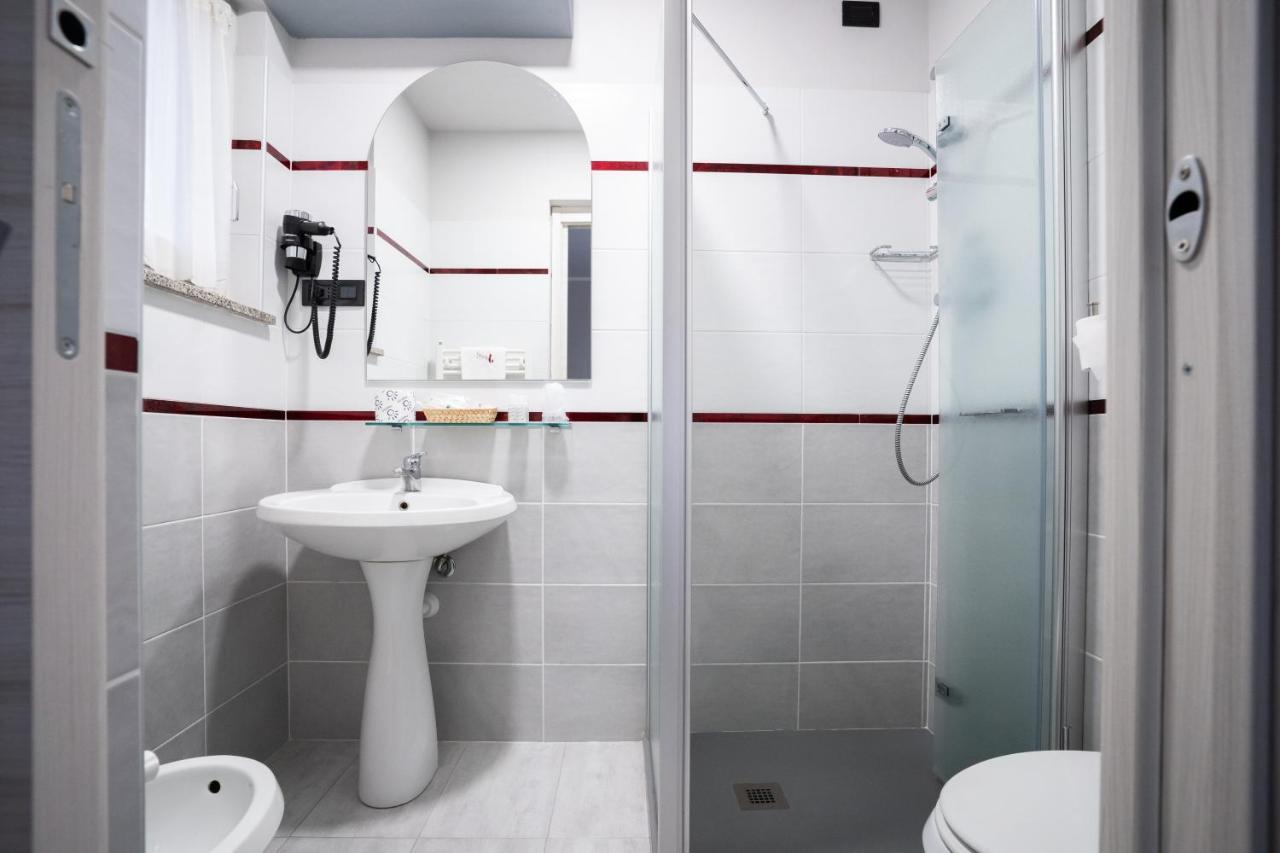 אורבסאנו J Hotel מראה חיצוני תמונה