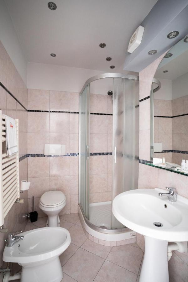 אורבסאנו J Hotel מראה חיצוני תמונה