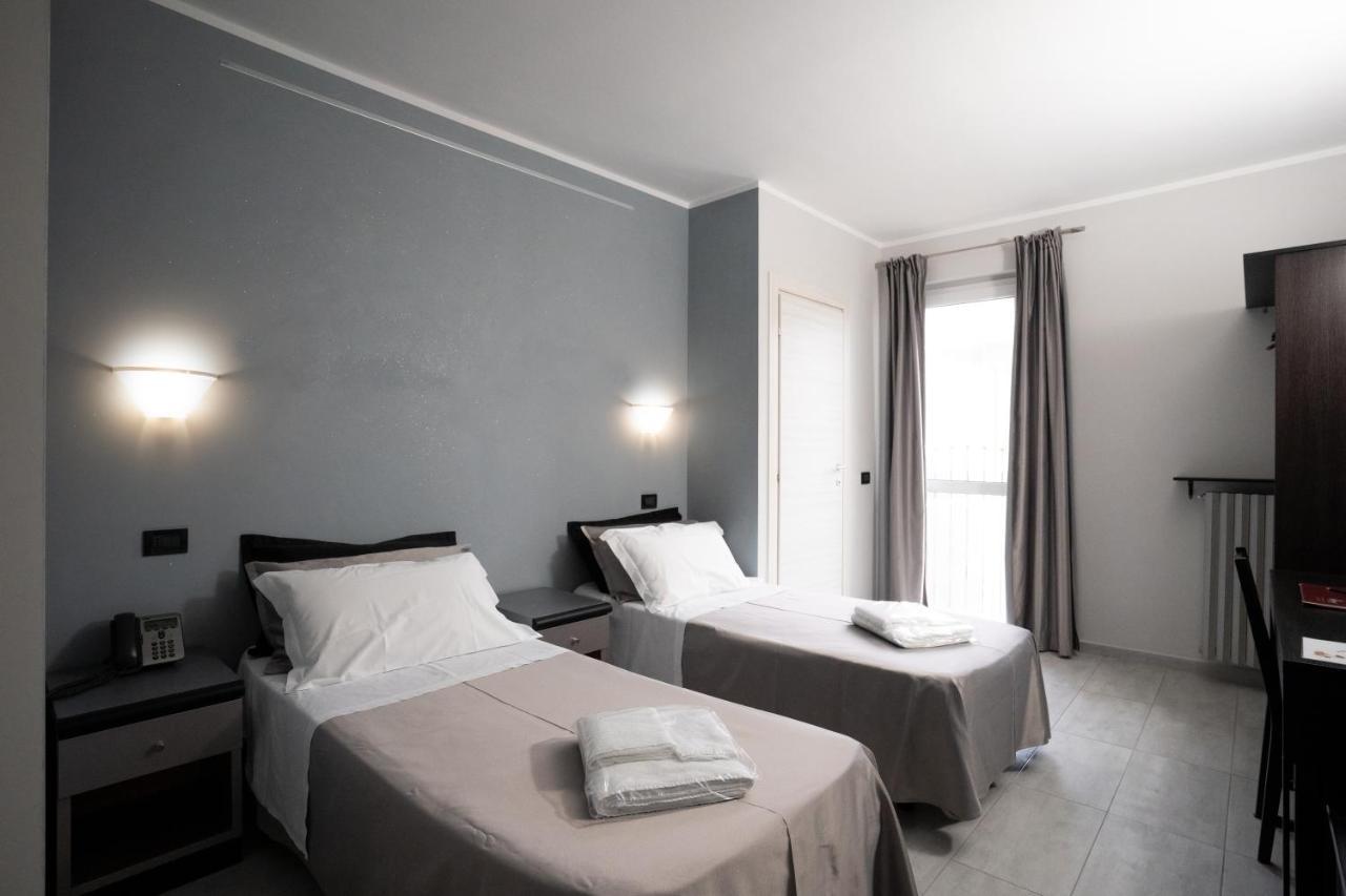 אורבסאנו J Hotel מראה חיצוני תמונה