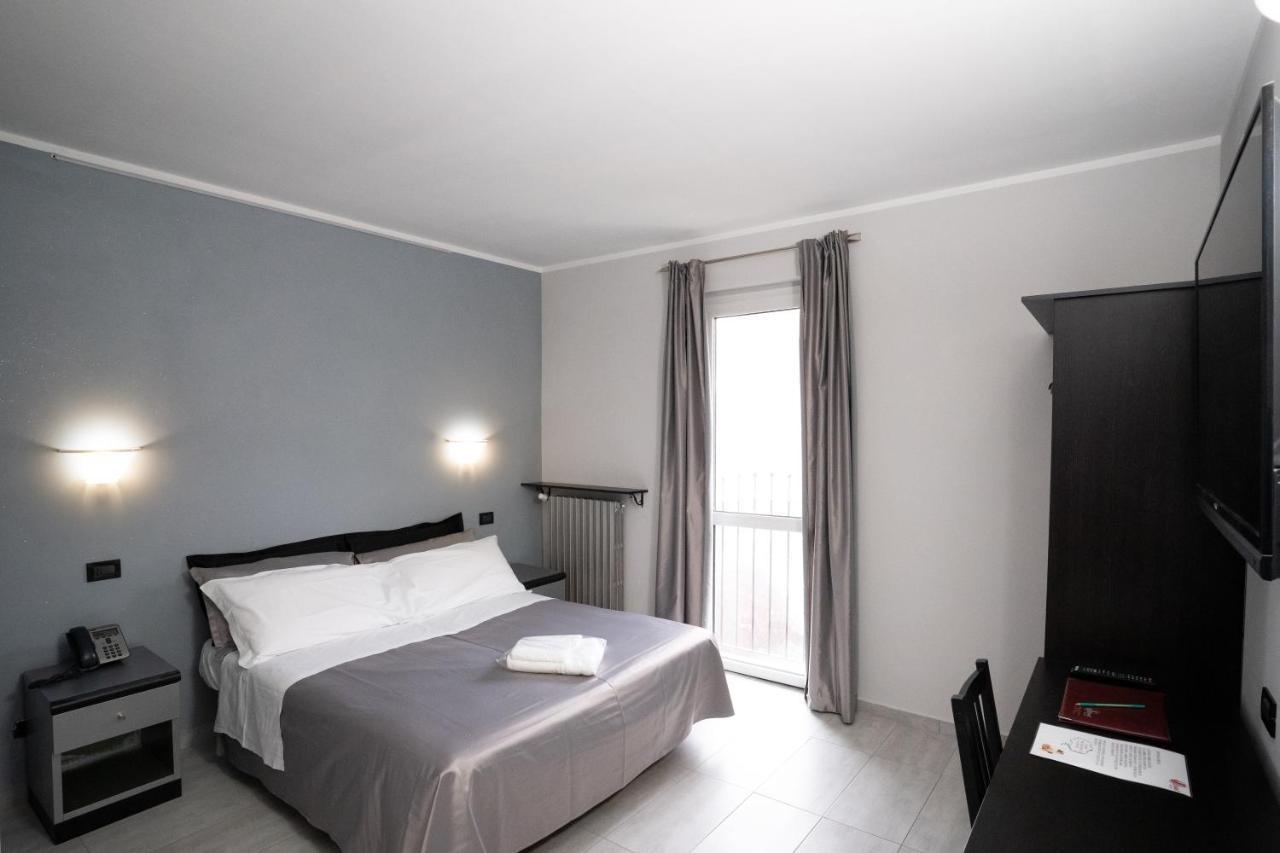 אורבסאנו J Hotel מראה חיצוני תמונה