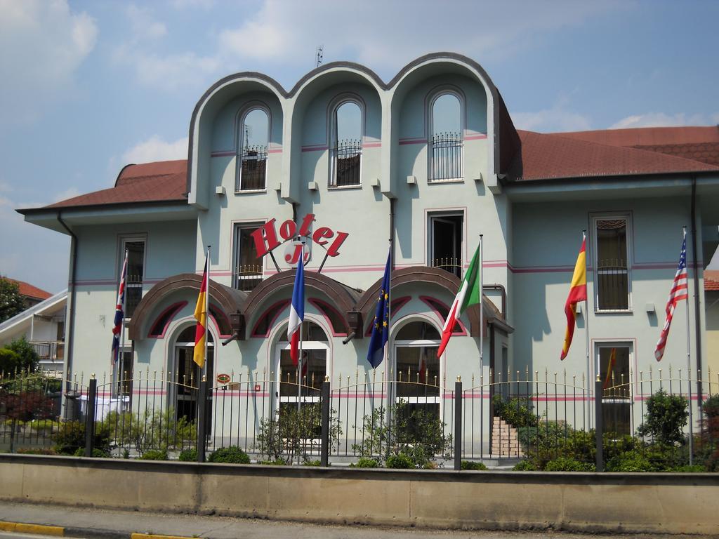 אורבסאנו J Hotel מראה חיצוני תמונה